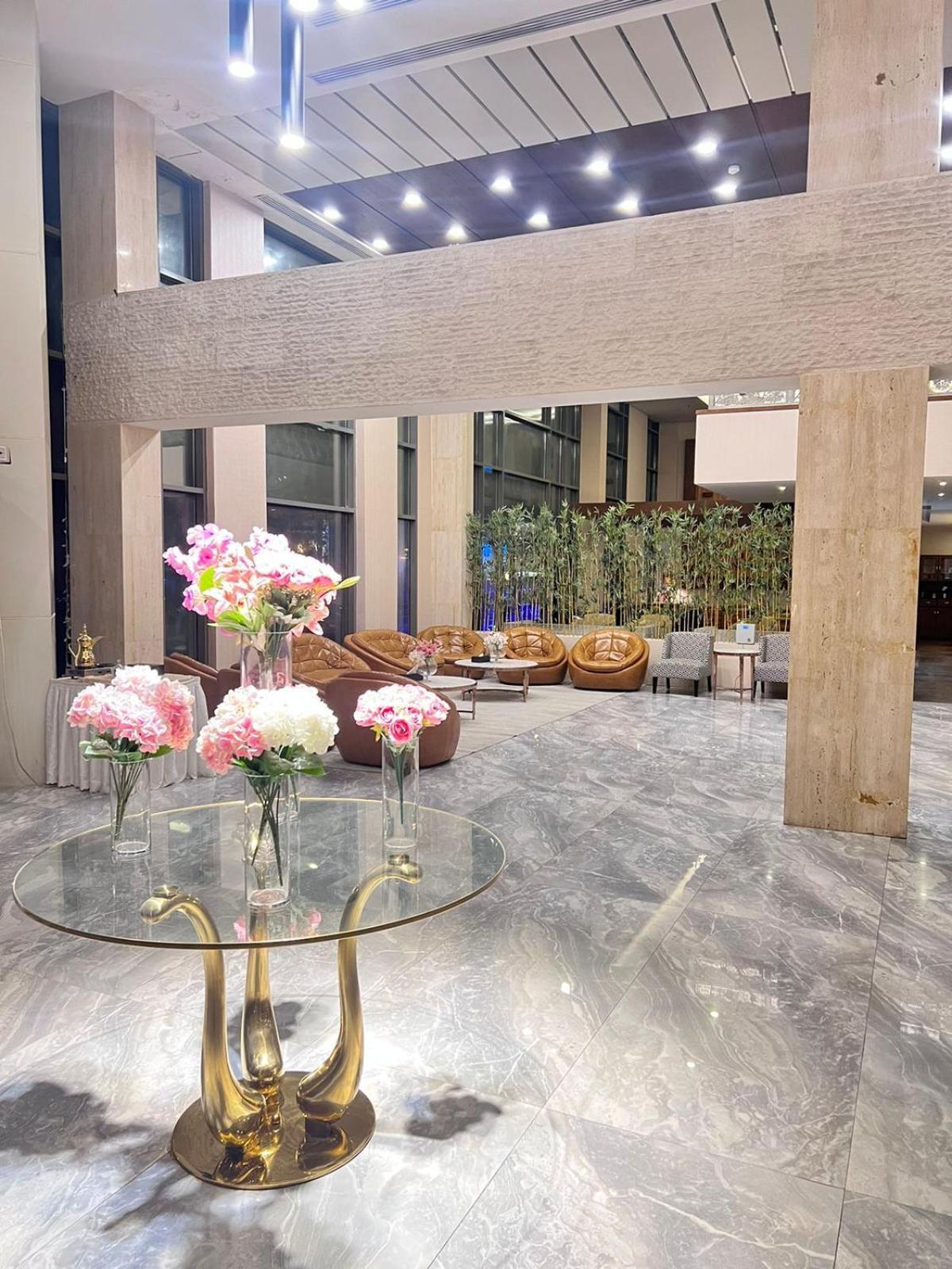 Olian Hotel Riaad Buitenkant foto